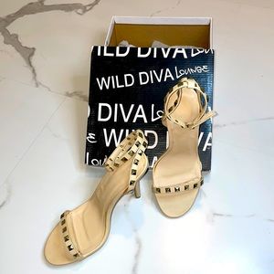 Wild Diva Lounge (Heel)